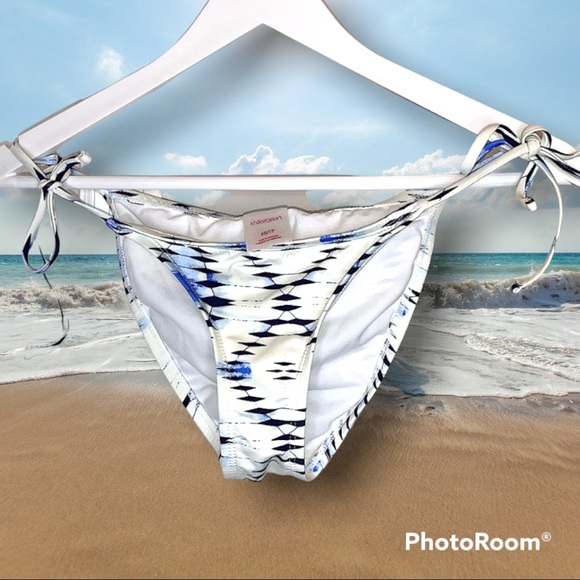 Xhilaration String Bikini Ribbed Bottoms Size XS - Picture 2 of 9